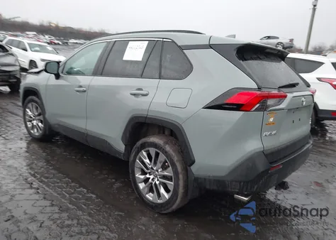 2021 Toyota Rav4 Xle Premium z USA, uszkodzony, nr VIN 2T3A1RFV4MW233843